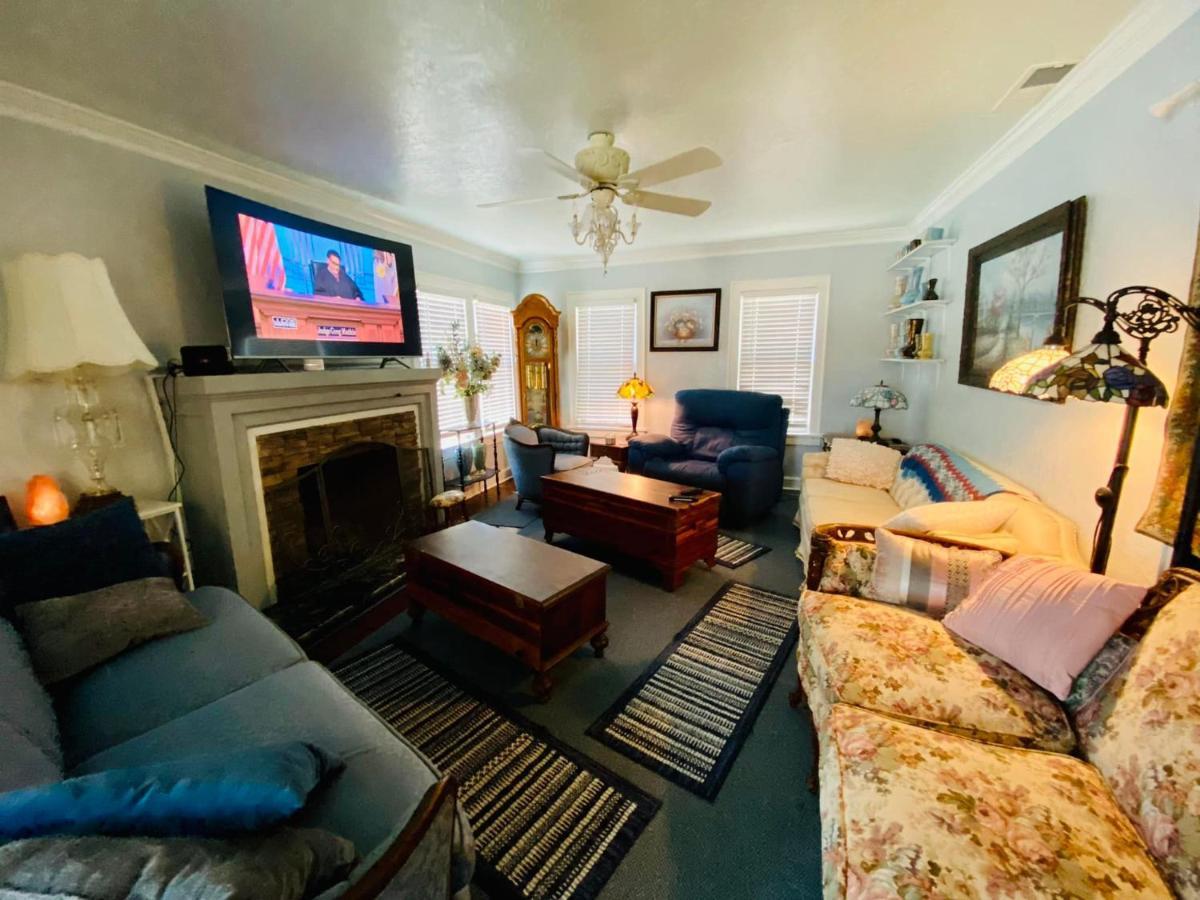 1 Mile To Fort Sill! The Carolebelle Cottage Sleeps 8 With Hottub,Grills,Firepit Lawton Eksteriør billede