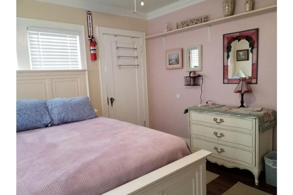 1 Mile To Fort Sill! The Carolebelle Cottage Sleeps 8 With Hottub,Grills,Firepit Lawton Eksteriør billede
