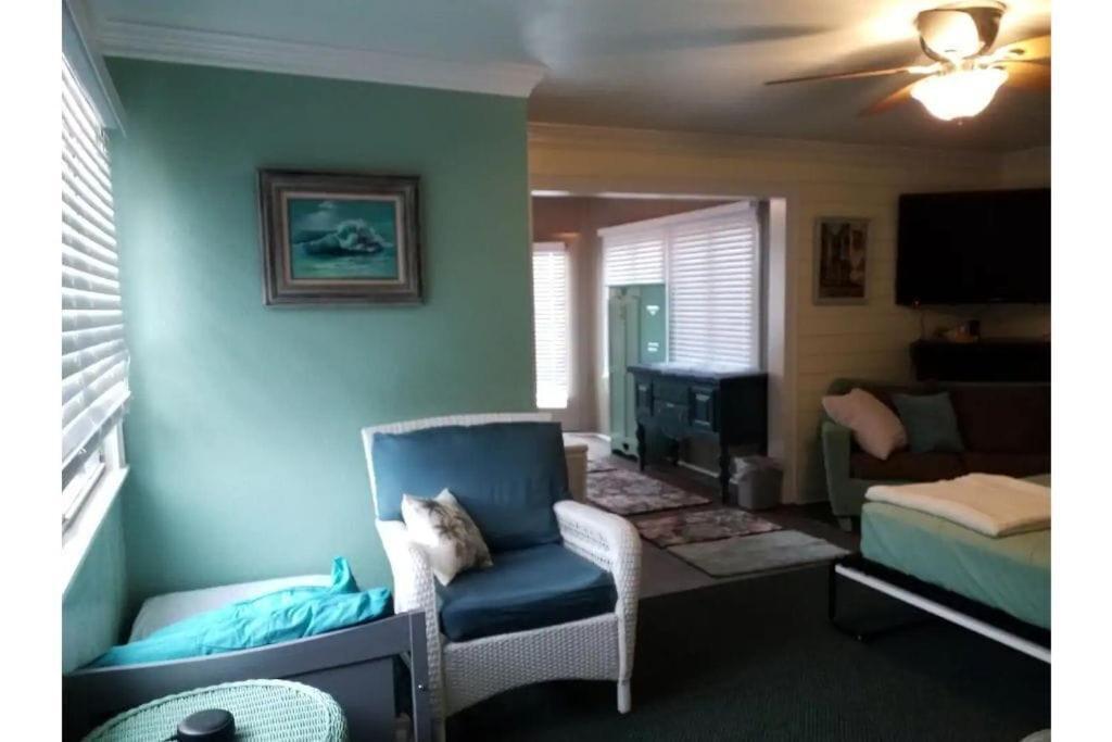 1 Mile To Fort Sill! The Carolebelle Cottage Sleeps 8 With Hottub,Grills,Firepit Lawton Eksteriør billede