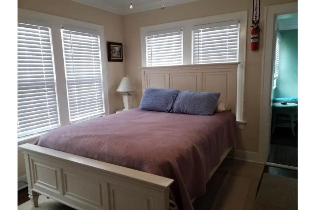 1 Mile To Fort Sill! The Carolebelle Cottage Sleeps 8 With Hottub,Grills,Firepit Lawton Eksteriør billede